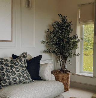 Welcoming Autumn With Effortless Greenery